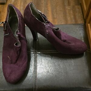 Karen Scott Deep Purple Heels